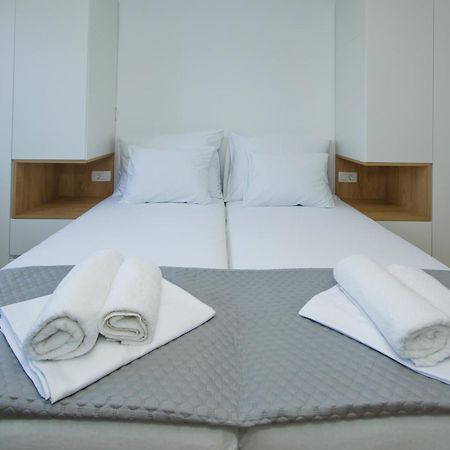 חוואר Luka'S Lodge Guesthouse & Hostel מראה חיצוני תמונה