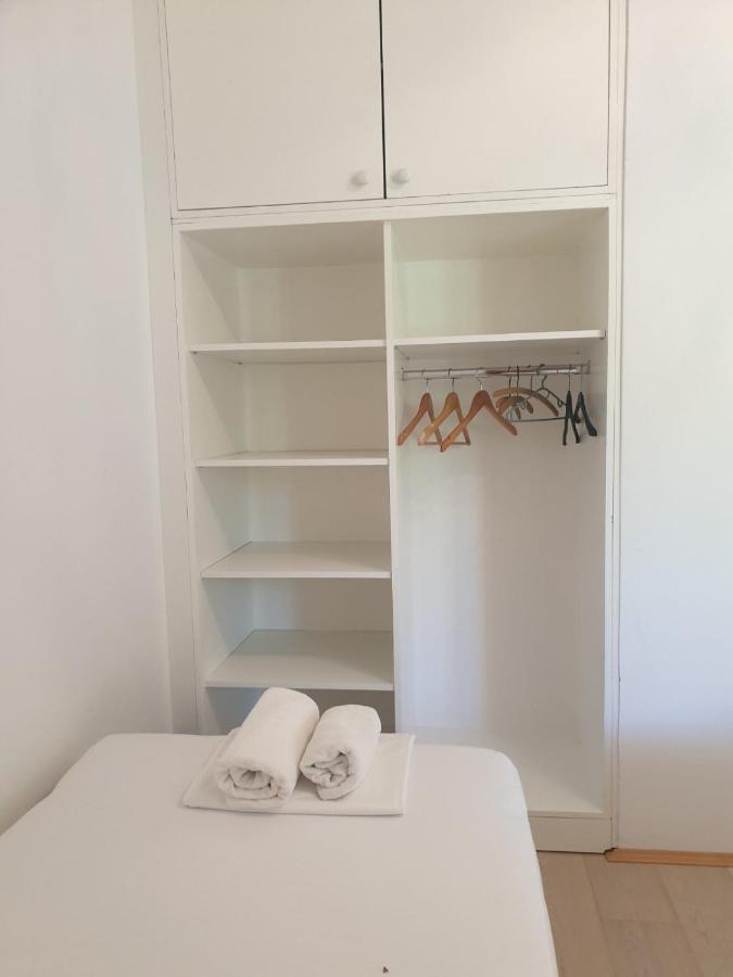 חוואר Luka'S Lodge Guesthouse & Hostel מראה חיצוני תמונה