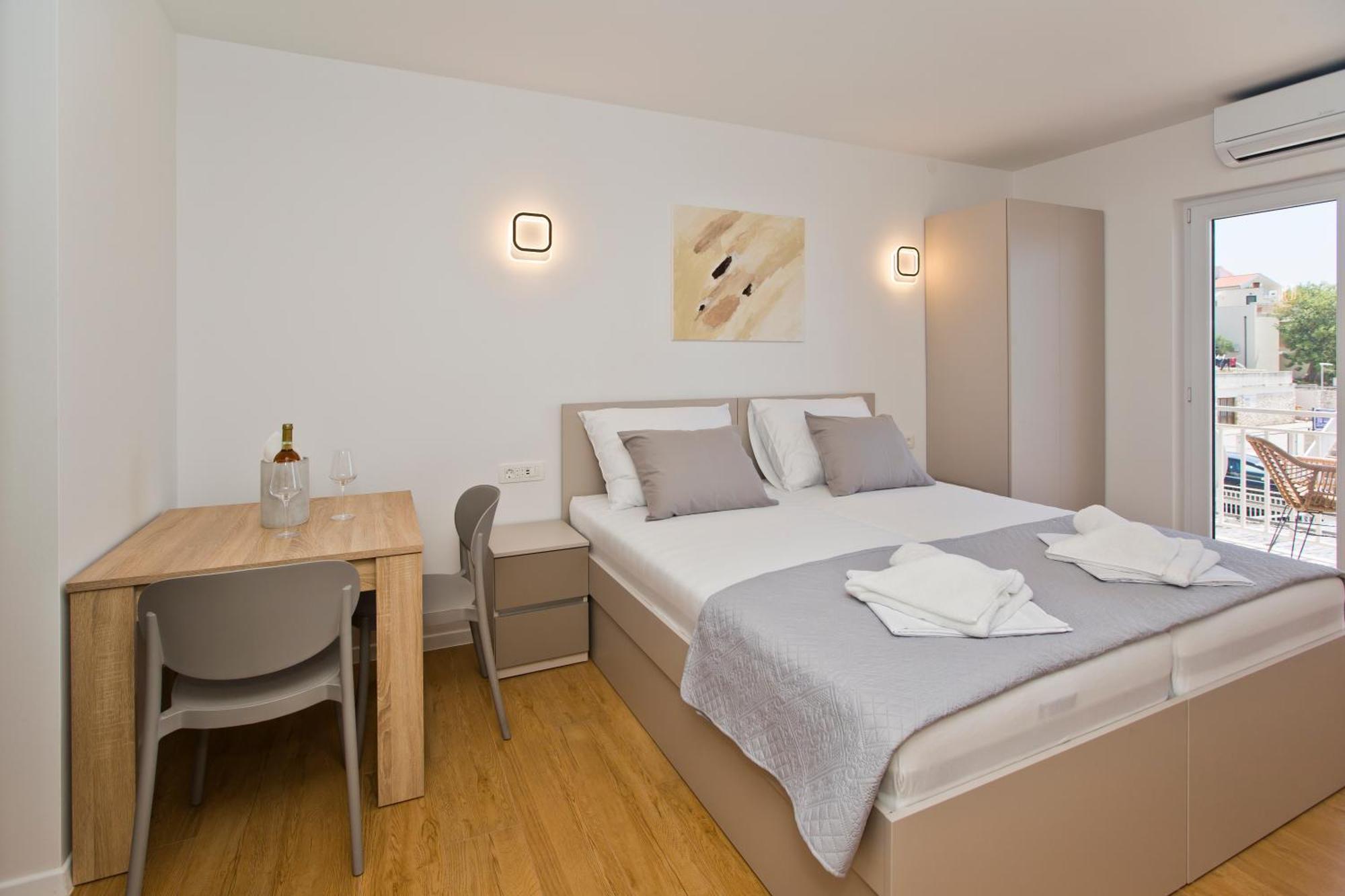 חוואר Luka'S Lodge Guesthouse & Hostel מראה חיצוני תמונה