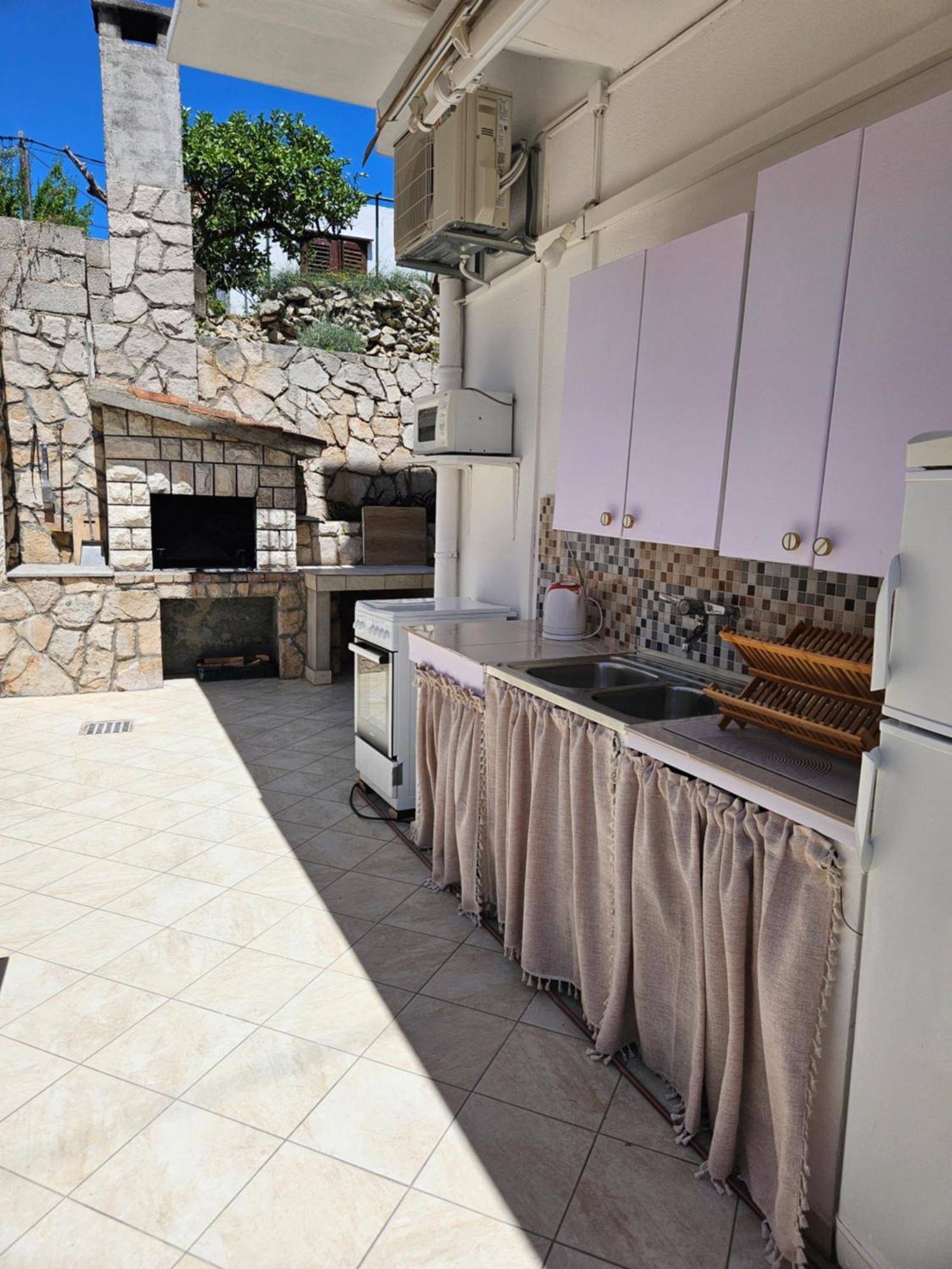 חוואר Luka'S Lodge Guesthouse & Hostel מראה חיצוני תמונה
